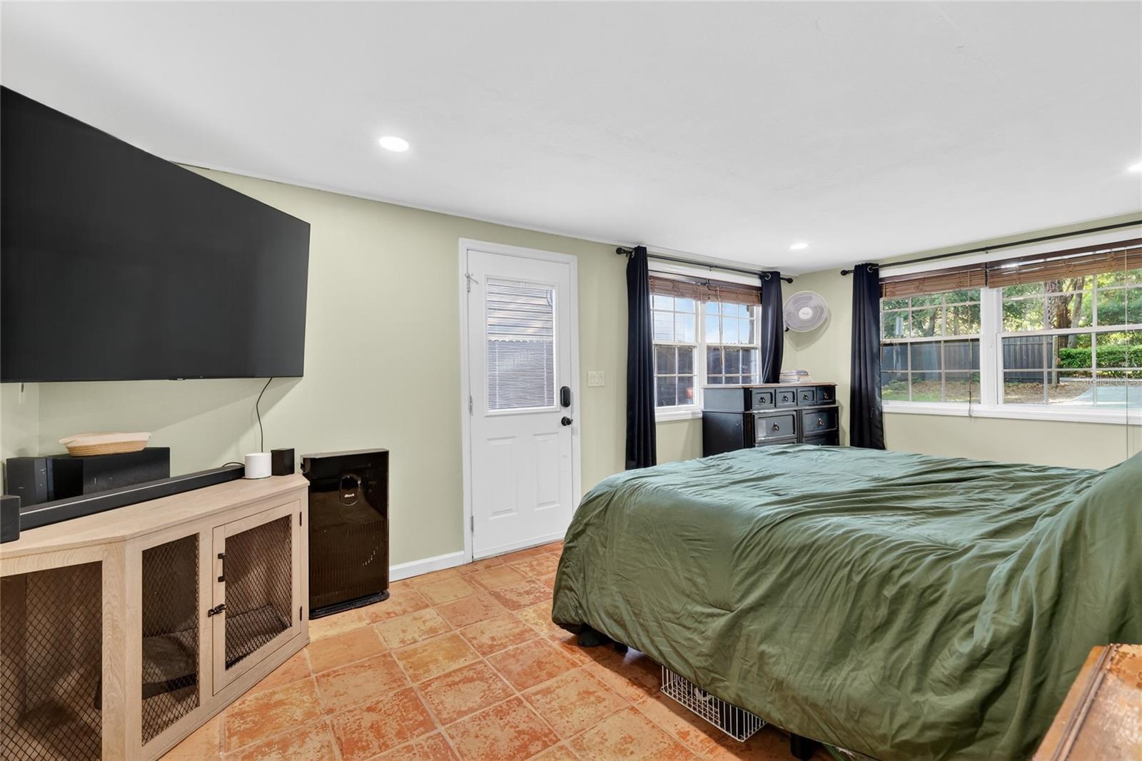 29239 S CORLEY ISLAND RD, LEESBURG, FL, 34748