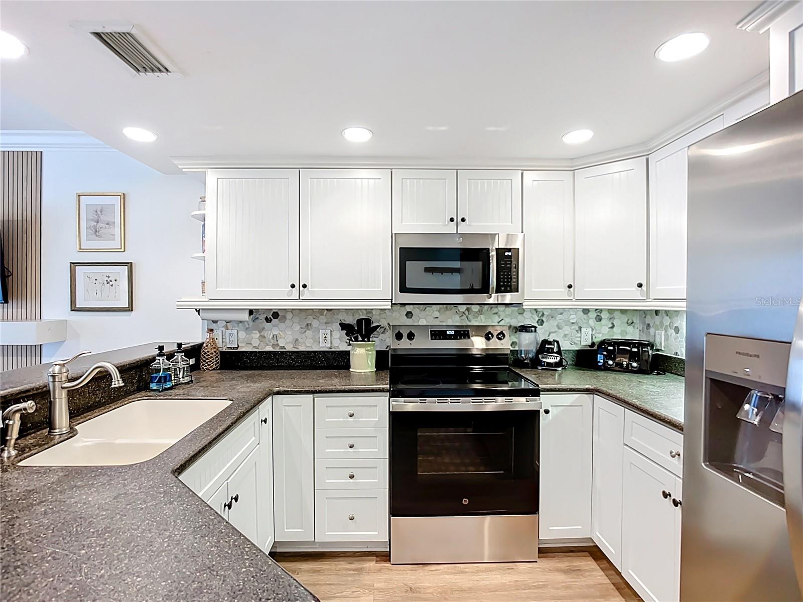 3100 GULF DR #2, HOLMES BEACH, FL, 34217