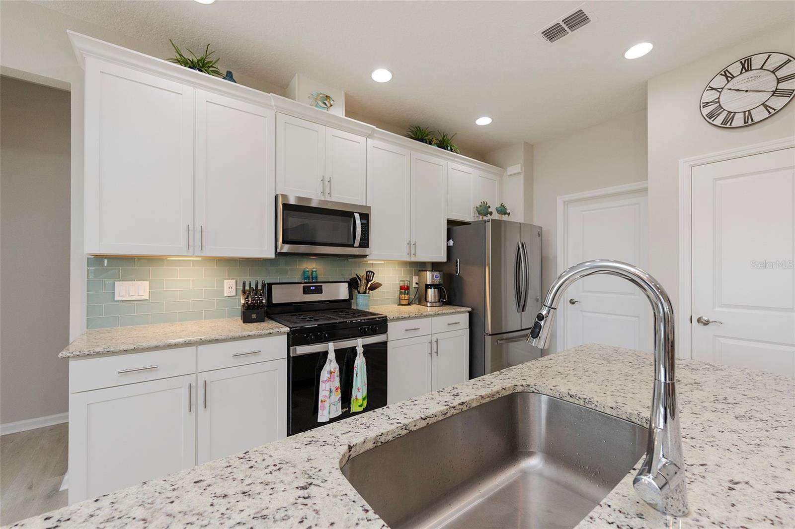 572 LANDSHARK BLVD, DAYTONA BEACH, FL, 32124