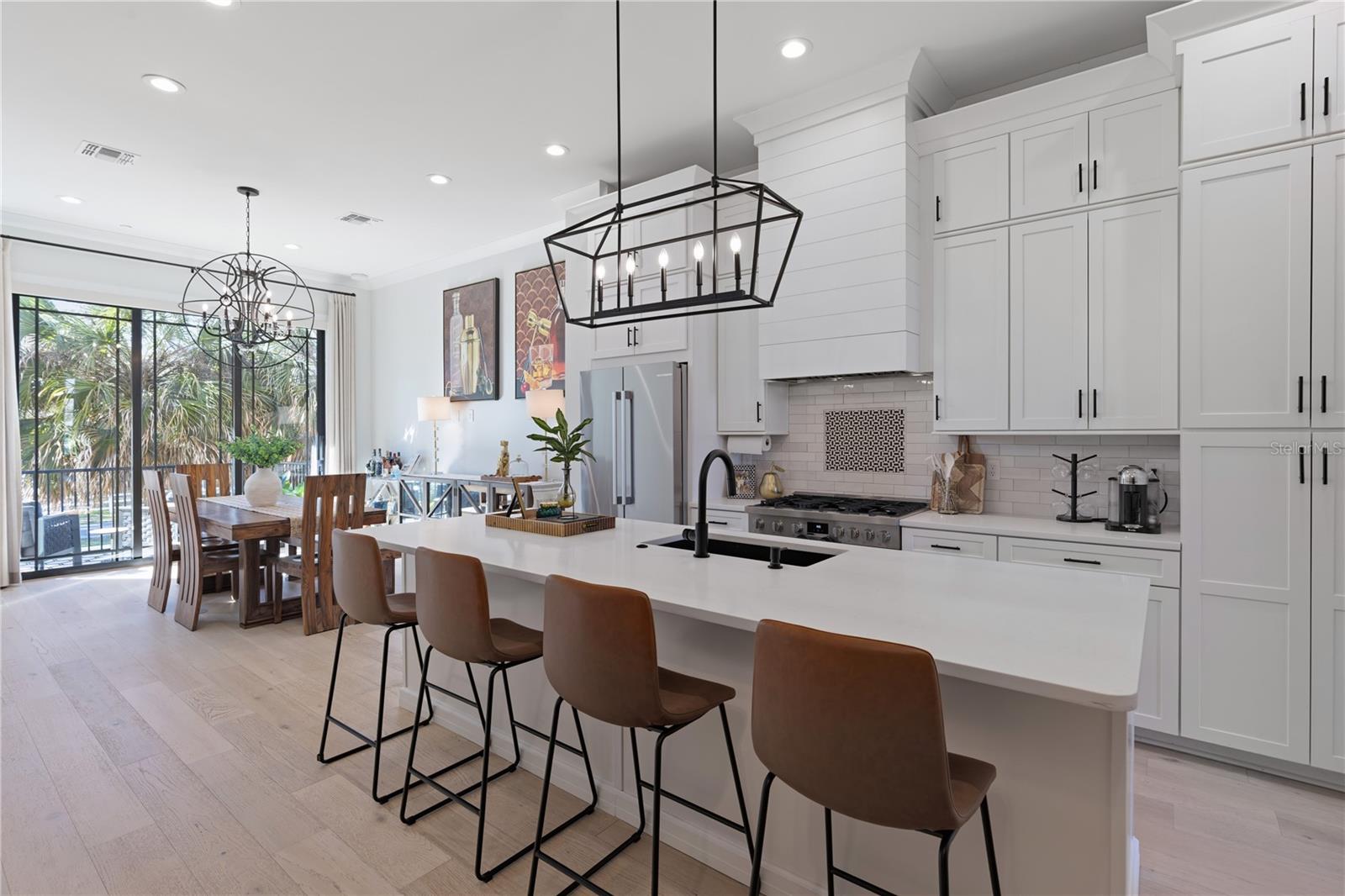 64 N PARK AVE, WINTER GARDEN, FL, 34787