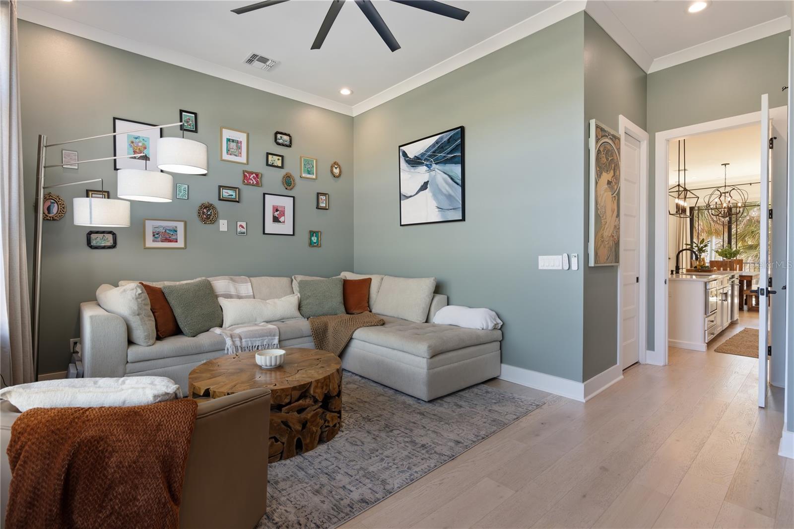 64 N PARK AVE, WINTER GARDEN, FL, 34787