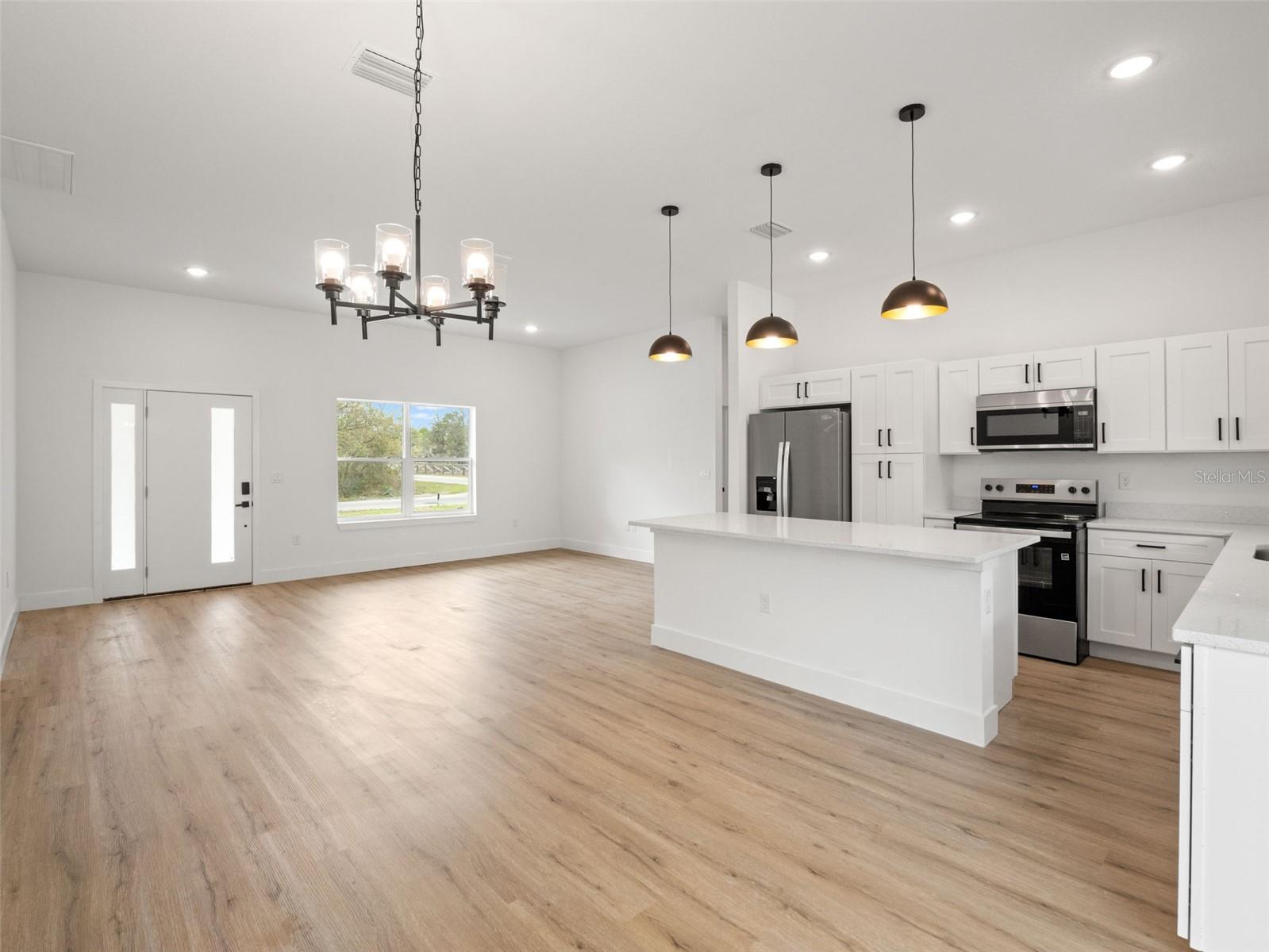33 FISHER PL, OCKLAWAHA, FL, 32179