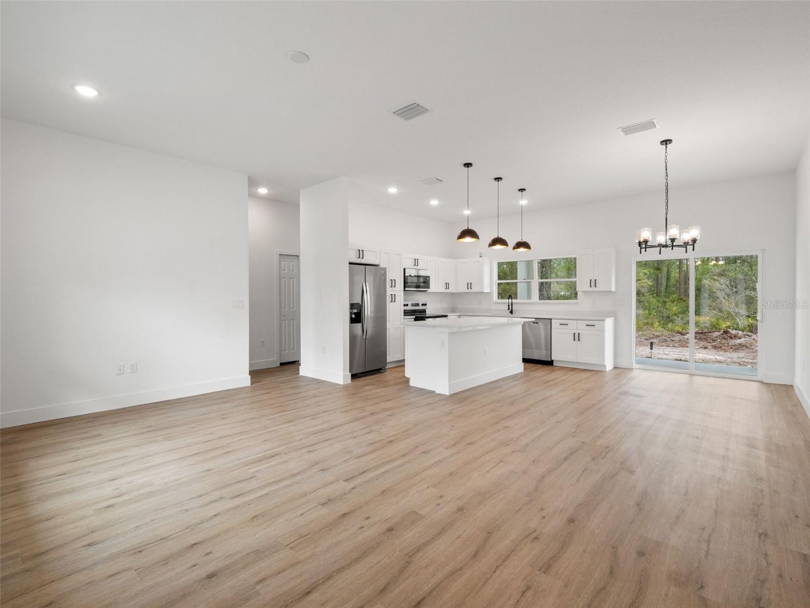 33 FISHER PL, OCKLAWAHA, FL, 32179