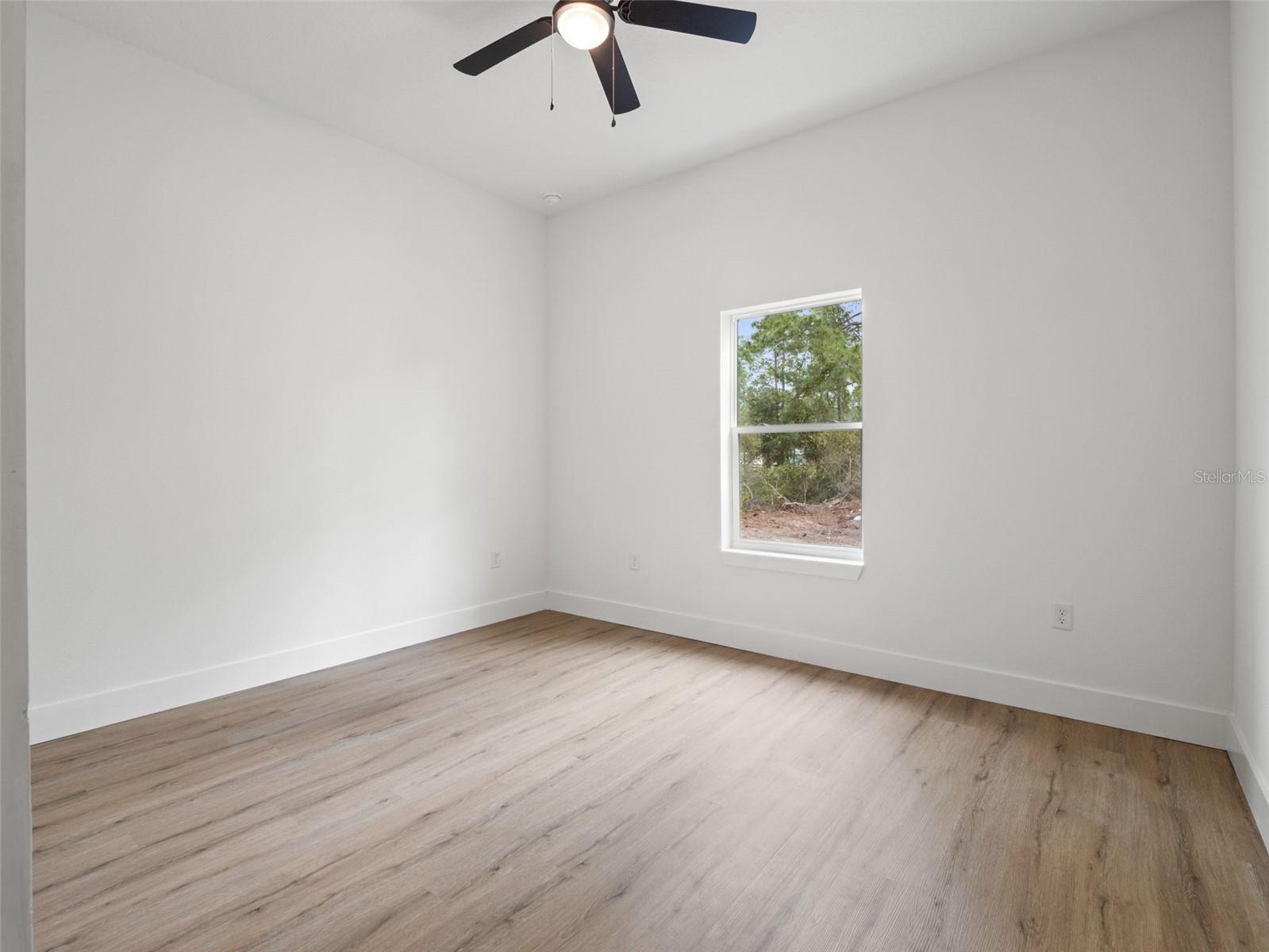 33 FISHER PL, OCKLAWAHA, FL, 32179