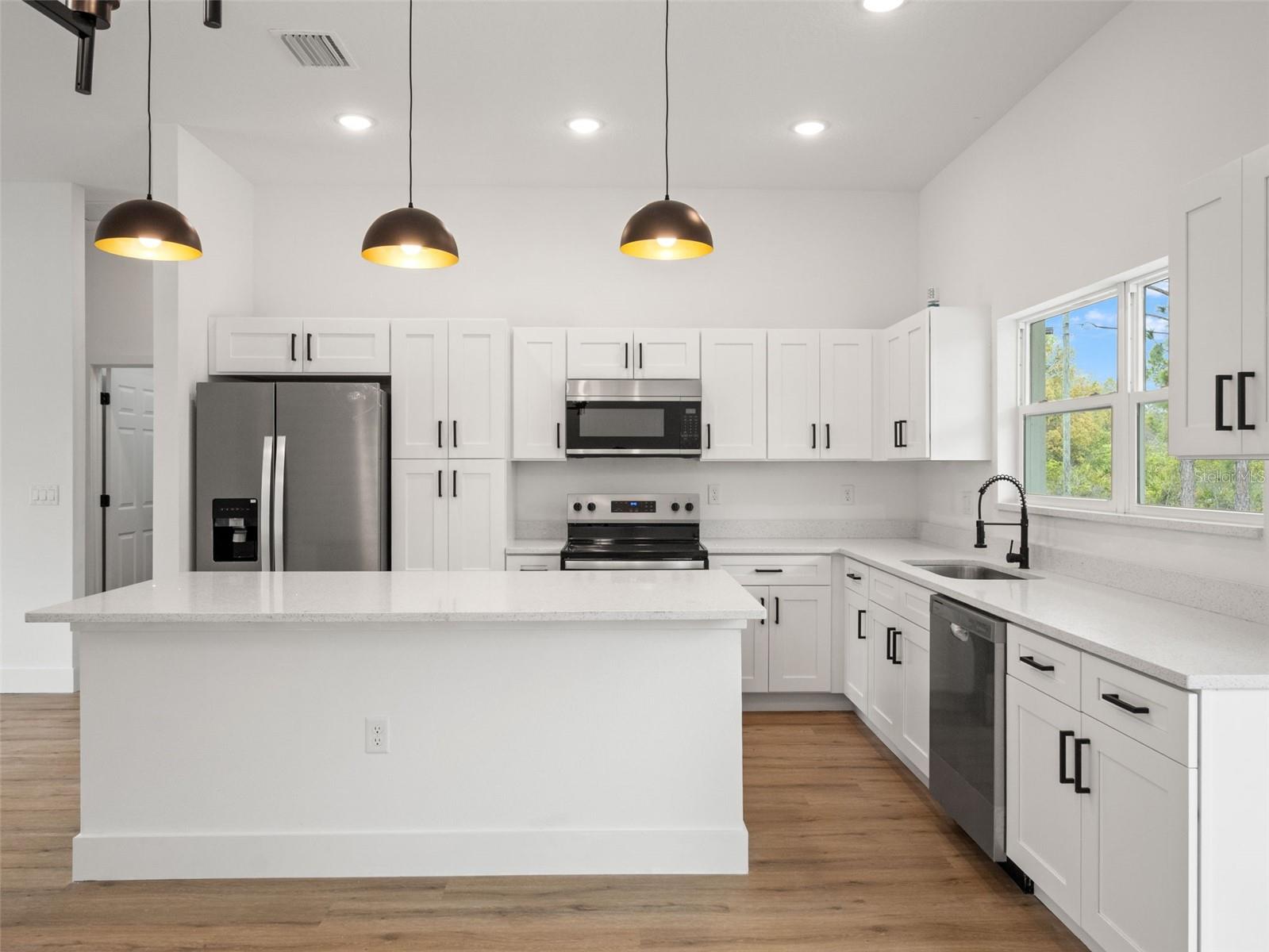 33 FISHER PL, OCKLAWAHA, FL, 32179