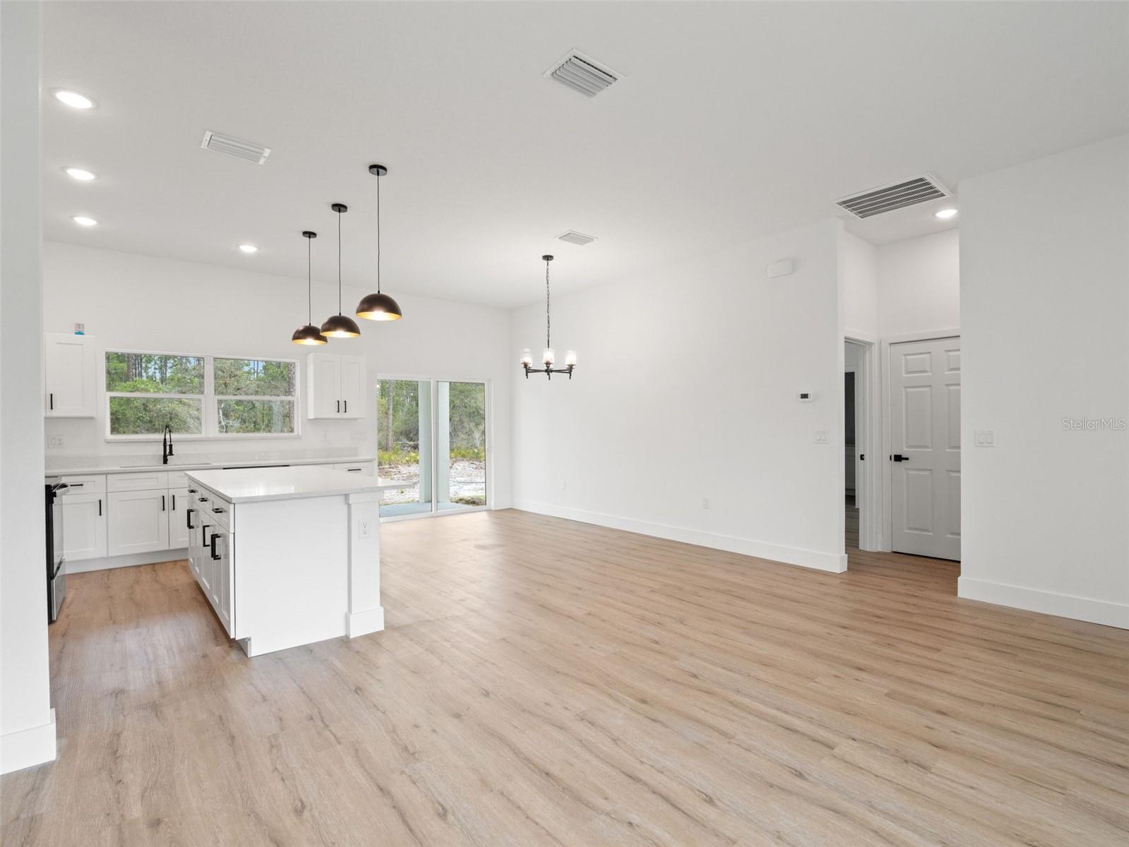 33 FISHER PL, OCKLAWAHA, FL, 32179