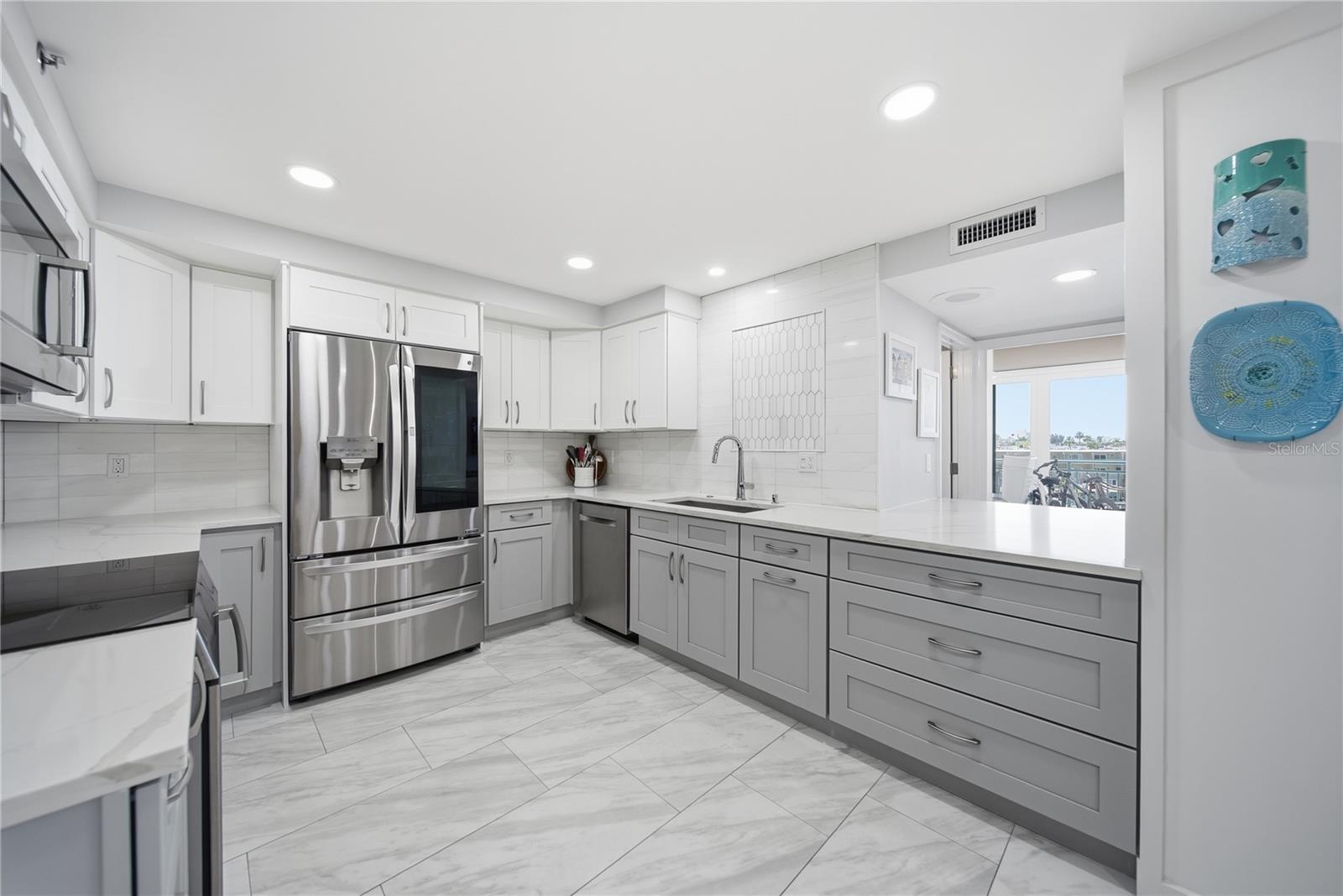 1 KEY CAPRI #306E, TREASURE ISLAND, FL, 33706