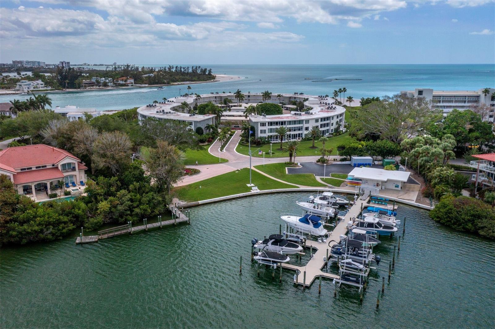 100 SANDS POINT RD #108, LONGBOAT KEY, FL, 34228