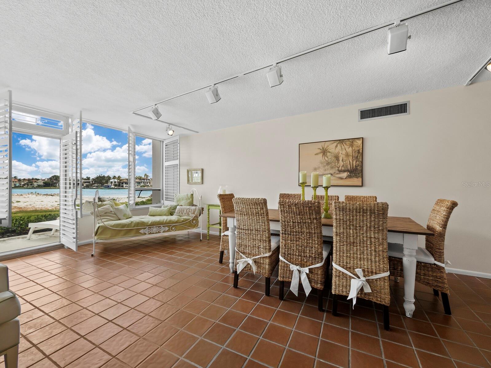 100 SANDS POINT RD #108, LONGBOAT KEY, FL, 34228