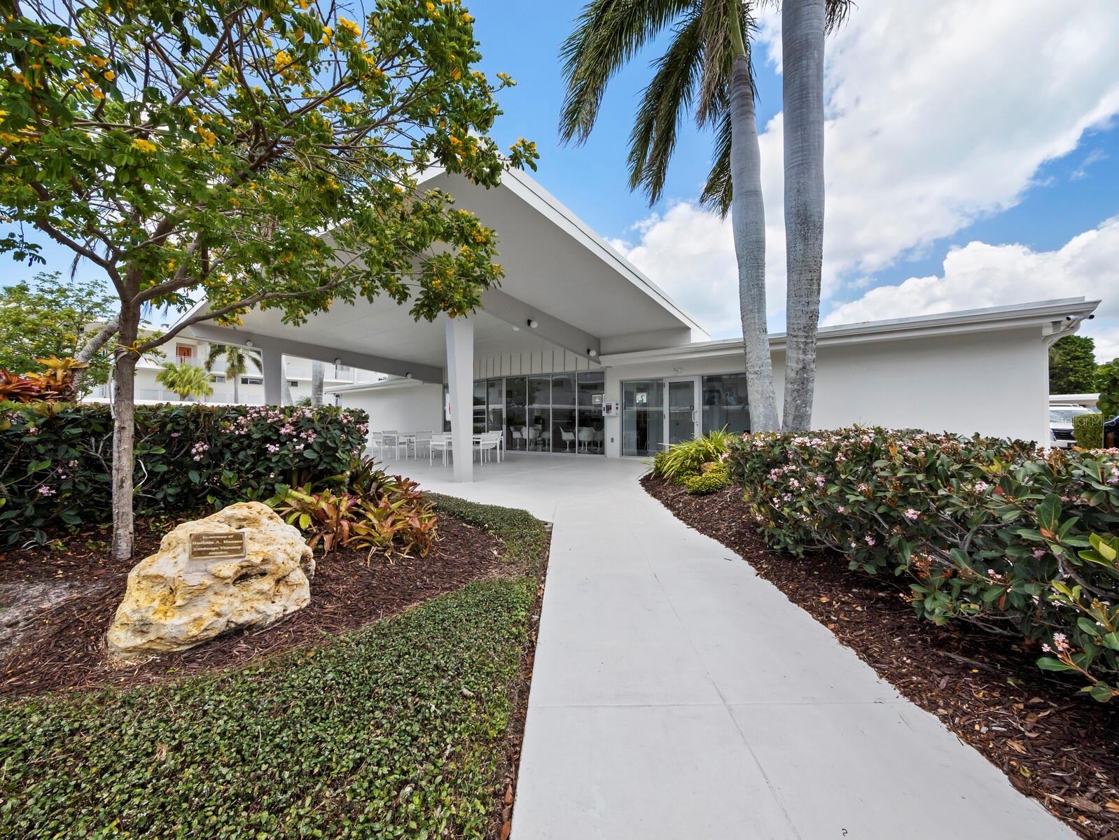 100 SANDS POINT RD #108, LONGBOAT KEY, FL, 34228
