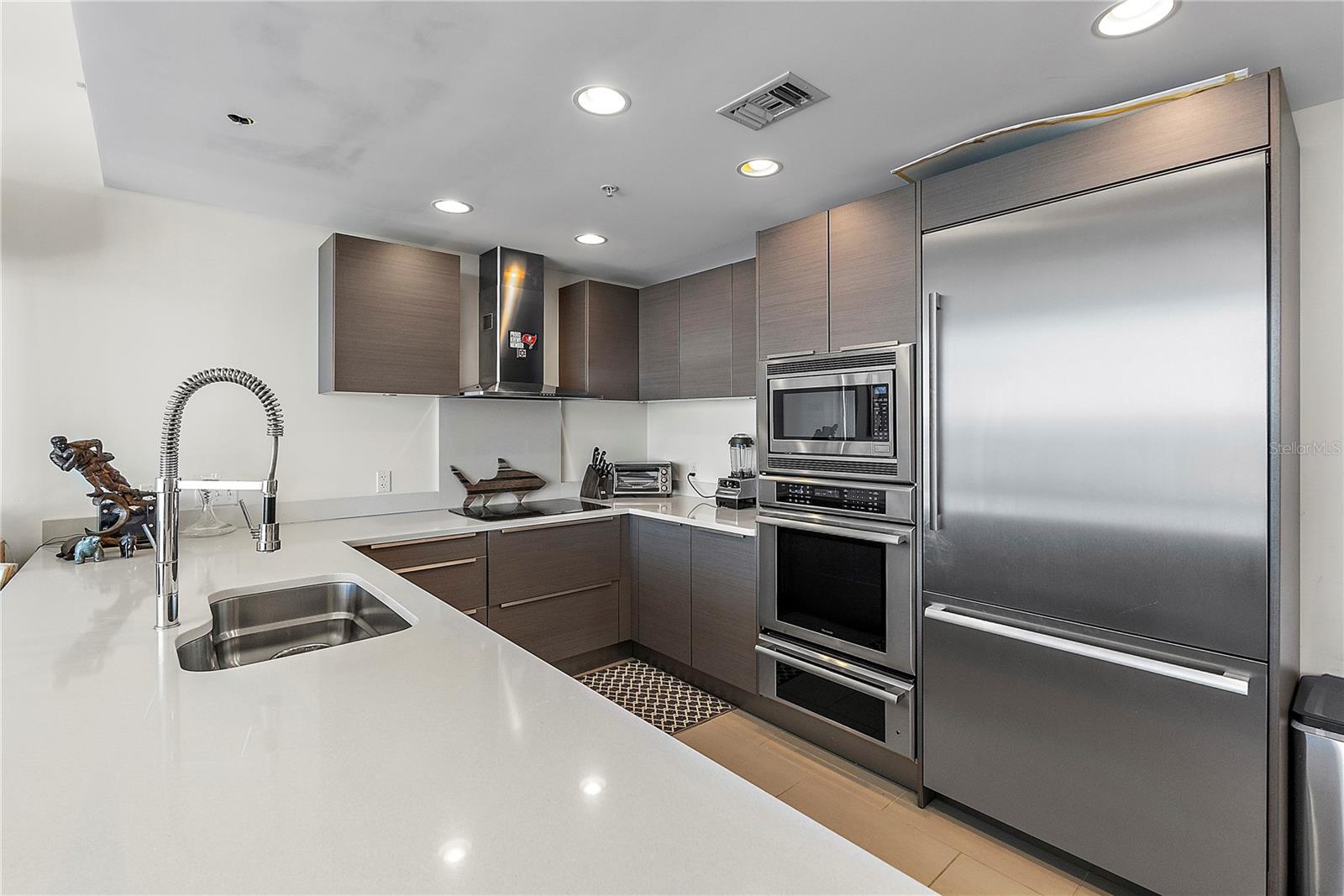 175 1ST ST S #704, ST PETERSBURG, FL, 33701