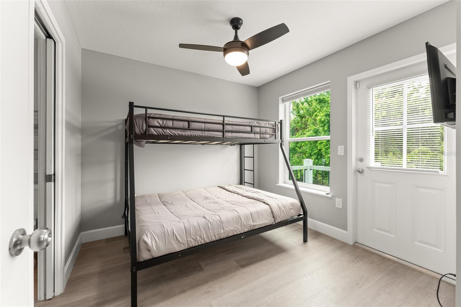 2951 KINGS RD, SANFORD, FL, 32771