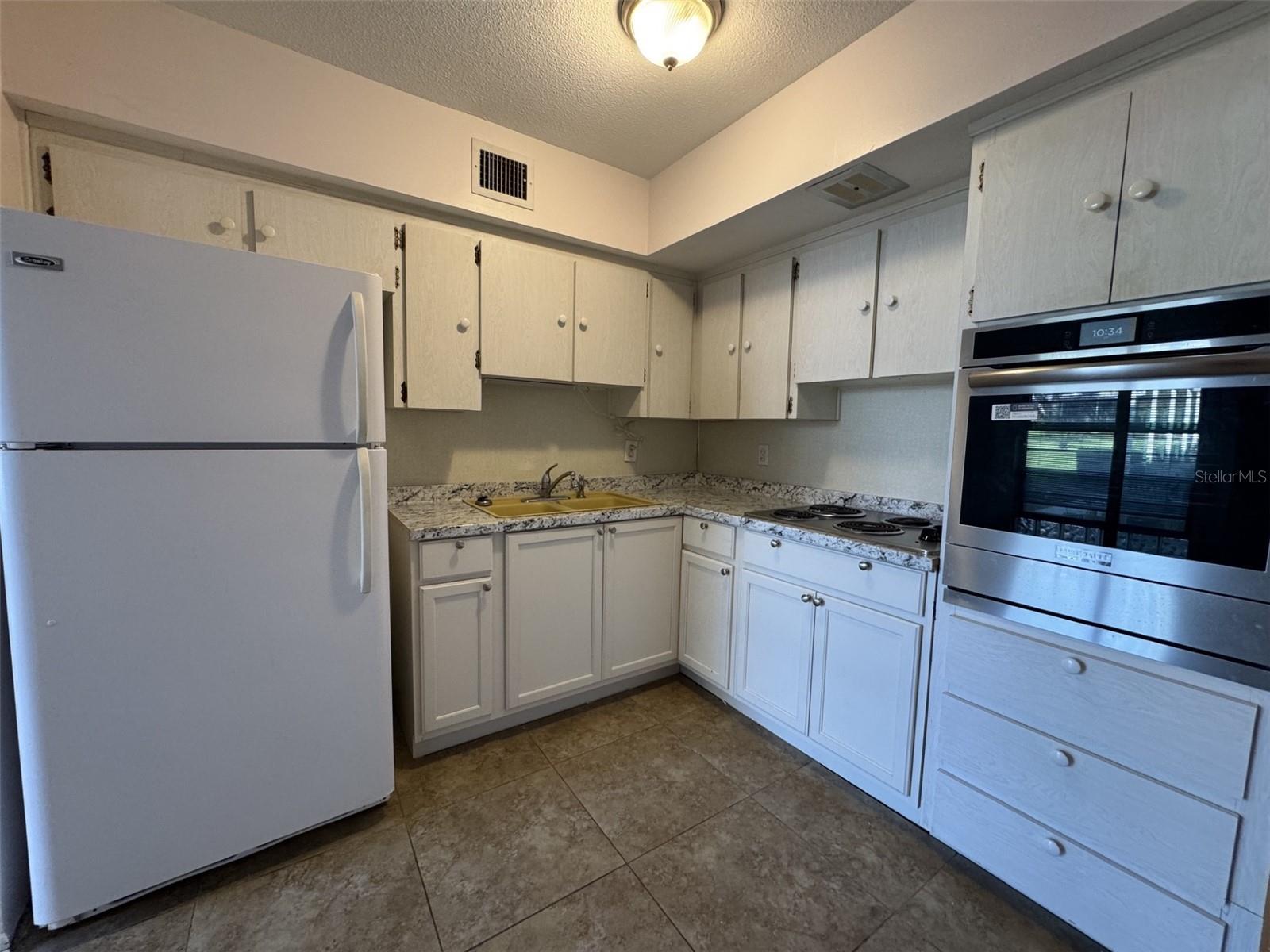 2040 WORLD PARKWAY BLVD #12, CLEARWATER, FL, 33763