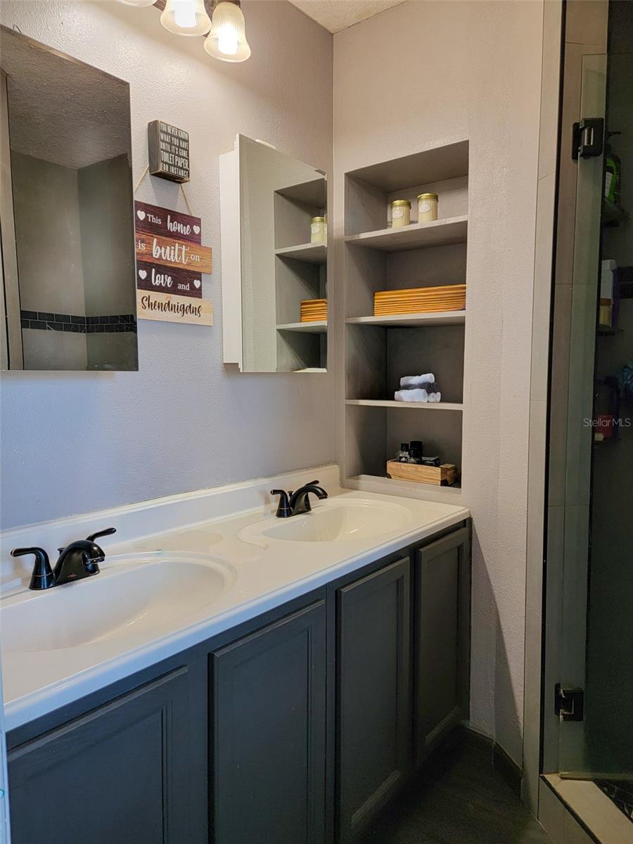 2935 FOREST CIR, SEFFNER, FL, 33584