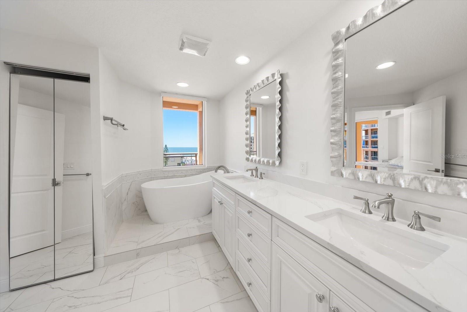 521 MANDALAY AVE #701, CLEARWATER BEACH, FL, 33767