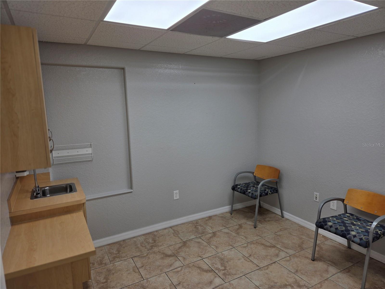 143 N OAKWOOD AVE, BRANDON, FL, 33510