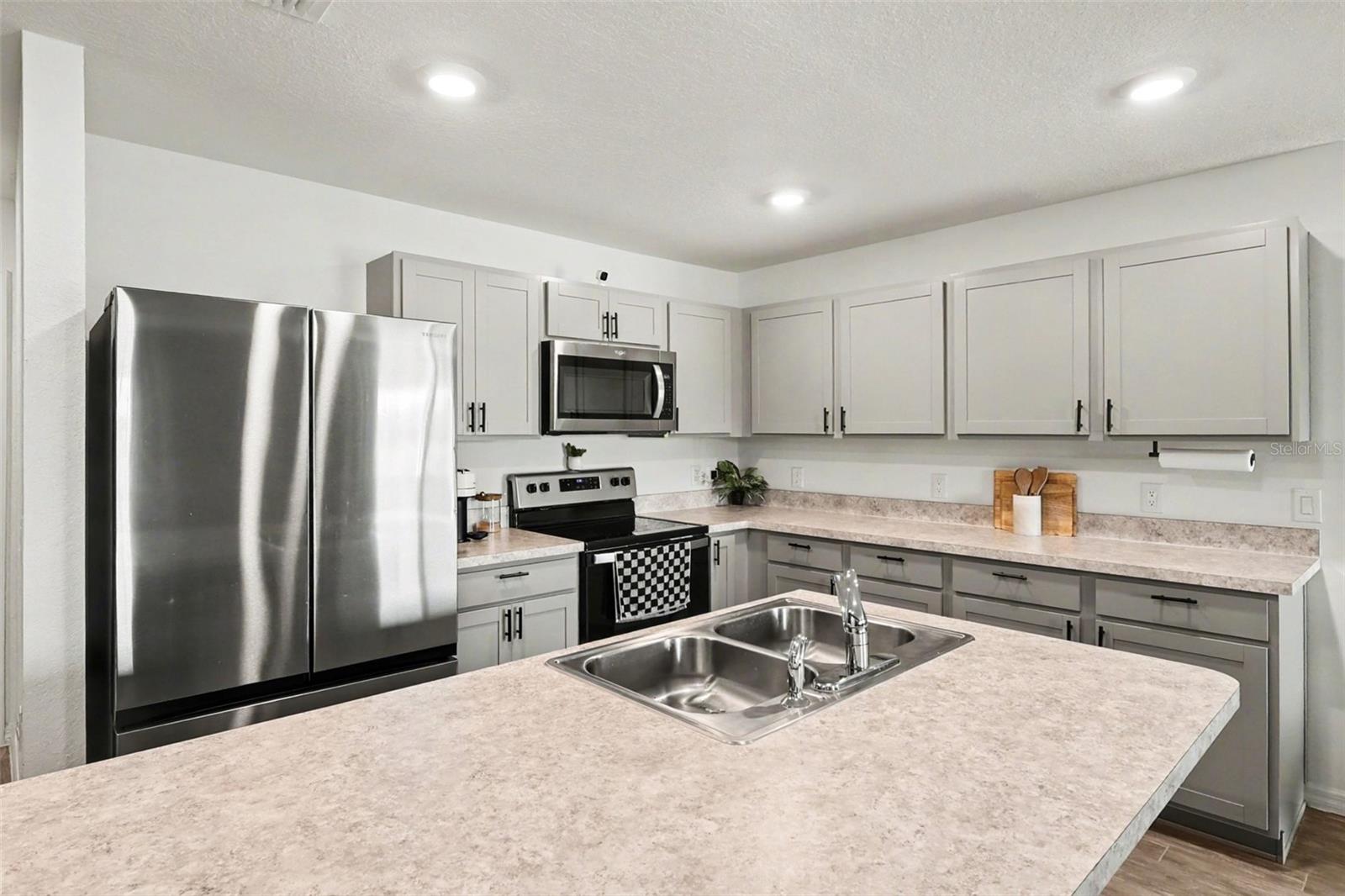 1409 NE 4TH PL, CAPE CORAL, FL, 33909