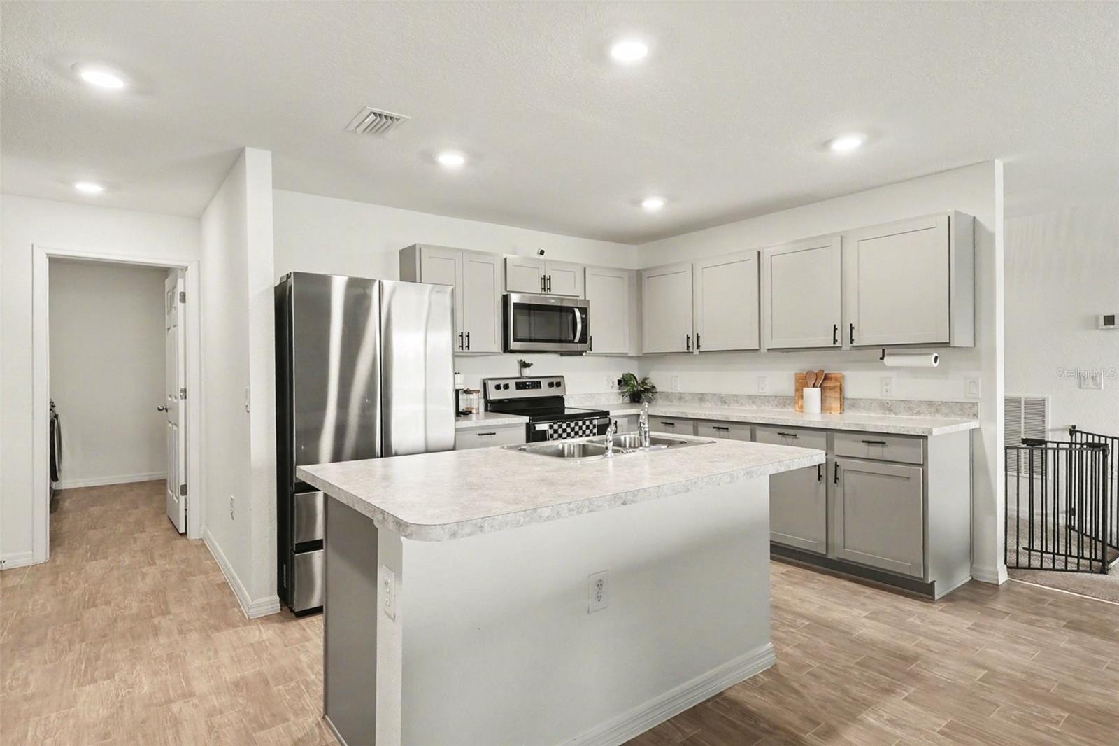 1409 NE 4TH PL, CAPE CORAL, FL, 33909