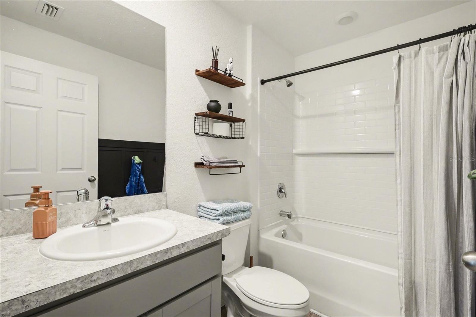 1409 NE 4TH PL, CAPE CORAL, FL, 33909