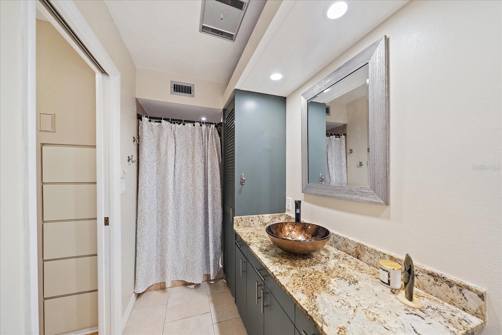 3246 MAIDEN LN, SARASOTA, FL, 34231