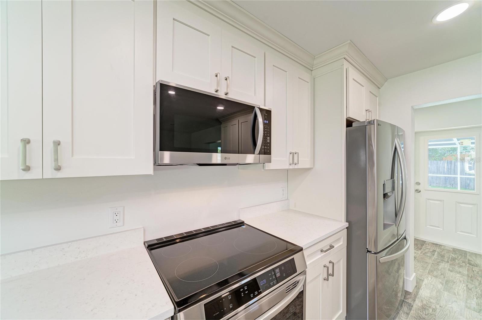 6105 7TH AVENUE DR W, BRADENTON, FL, 34209