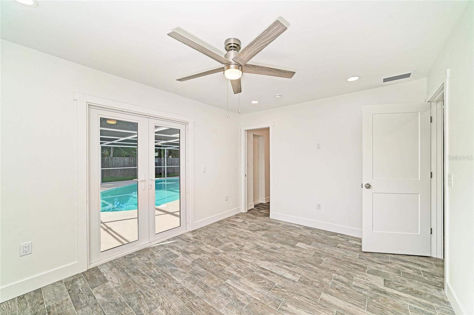 6105 7TH AVENUE DR W, BRADENTON, FL, 34209