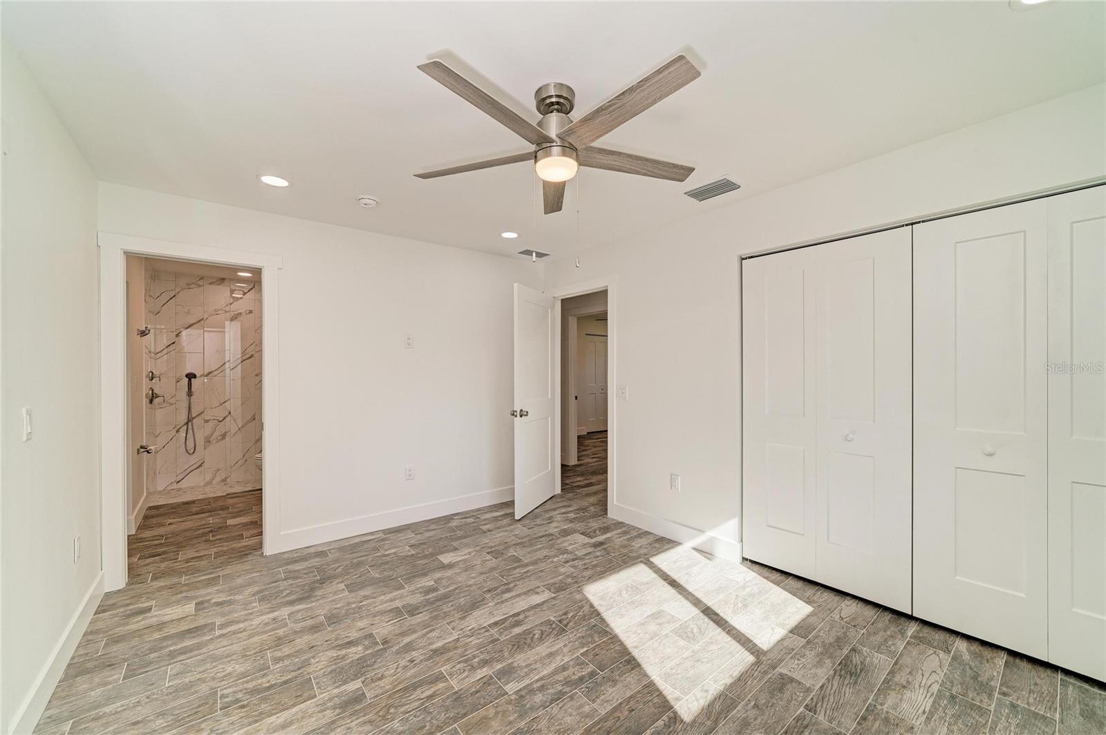 6105 7TH AVENUE DR W, BRADENTON, FL, 34209