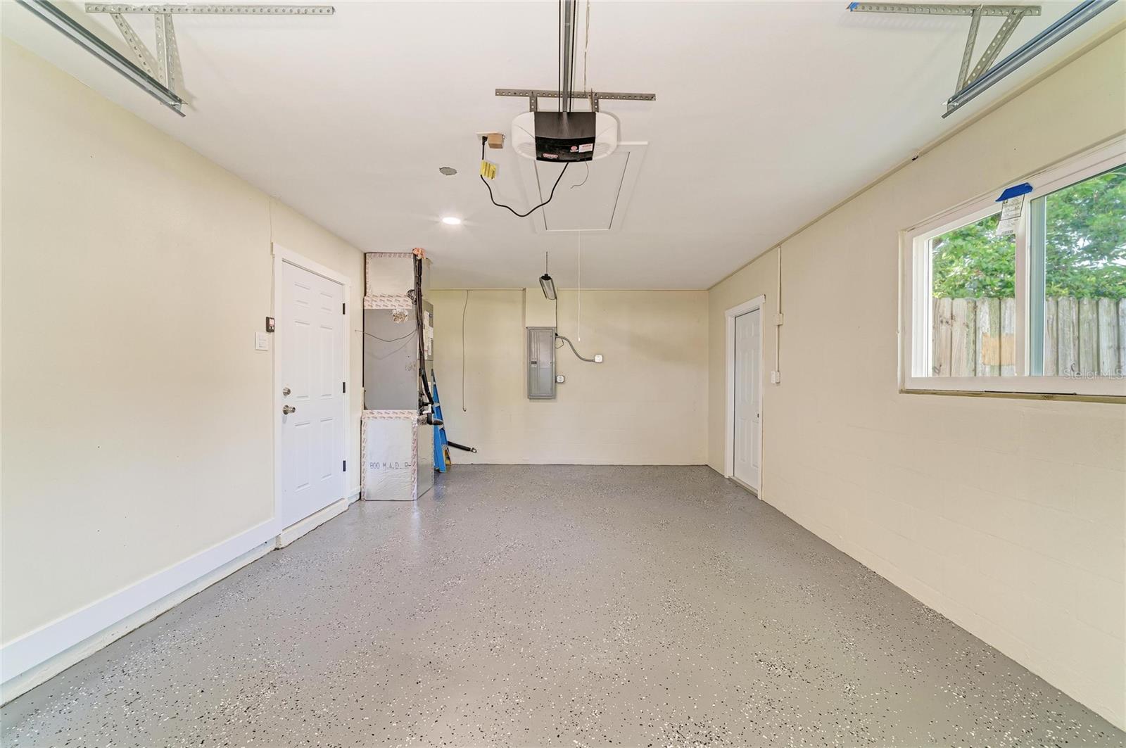 6105 7TH AVENUE DR W, BRADENTON, FL, 34209