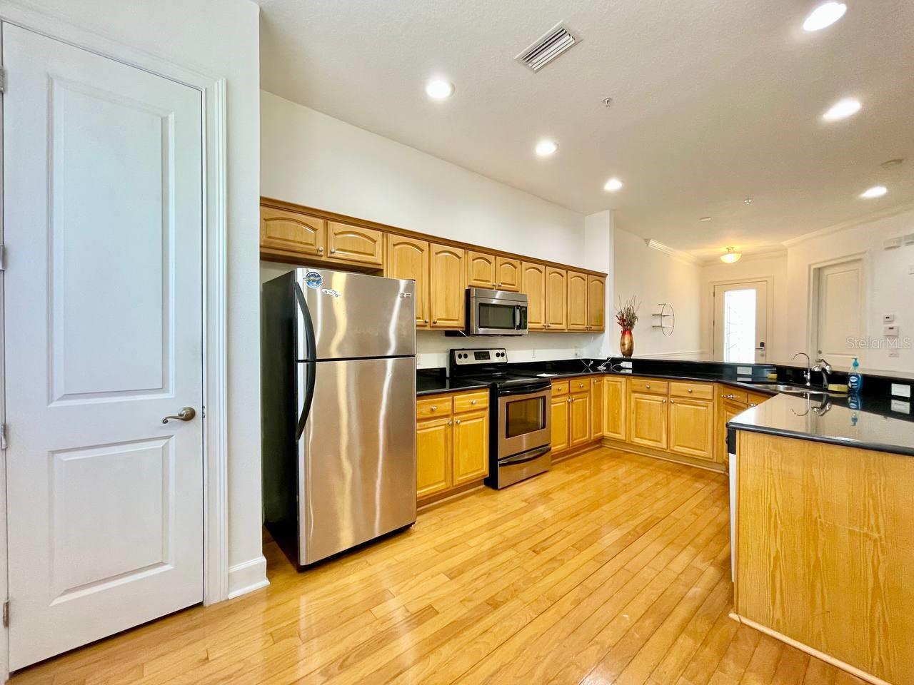 8626 MIRAMAR TERRACE CIR, TEMPLE TERRACE, FL, 33637