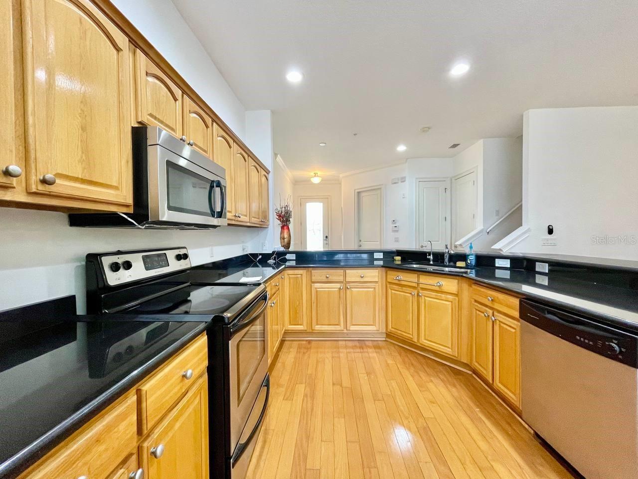 8626 MIRAMAR TERRACE CIR, TEMPLE TERRACE, FL, 33637