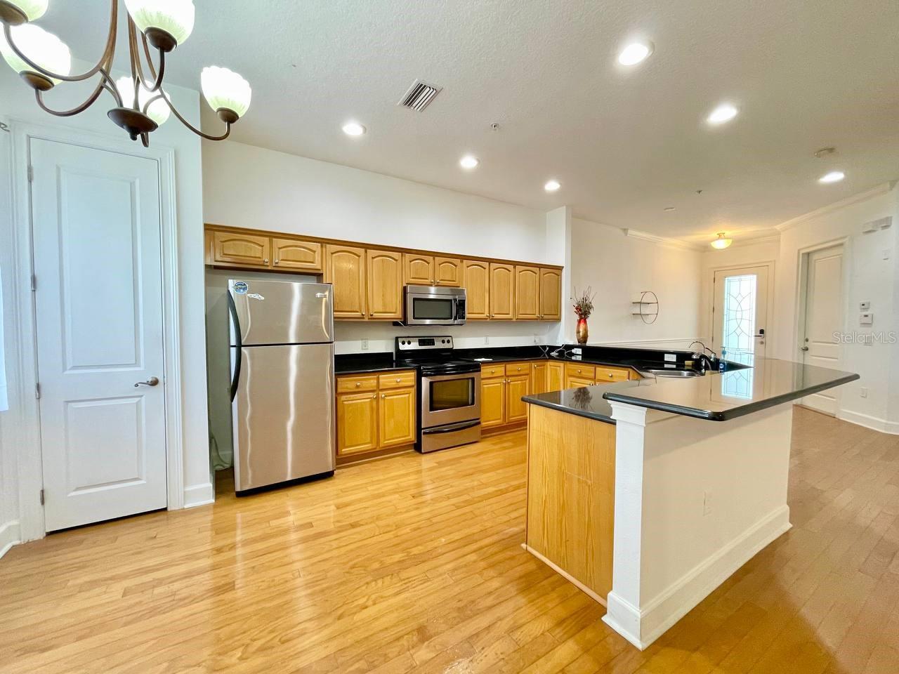 8626 MIRAMAR TERRACE CIR, TEMPLE TERRACE, FL, 33637