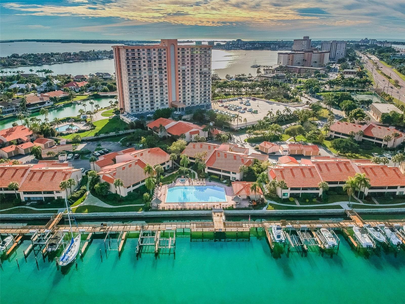 4800 BRITTANY DR S #102, ST PETERSBURG, FL, 33715