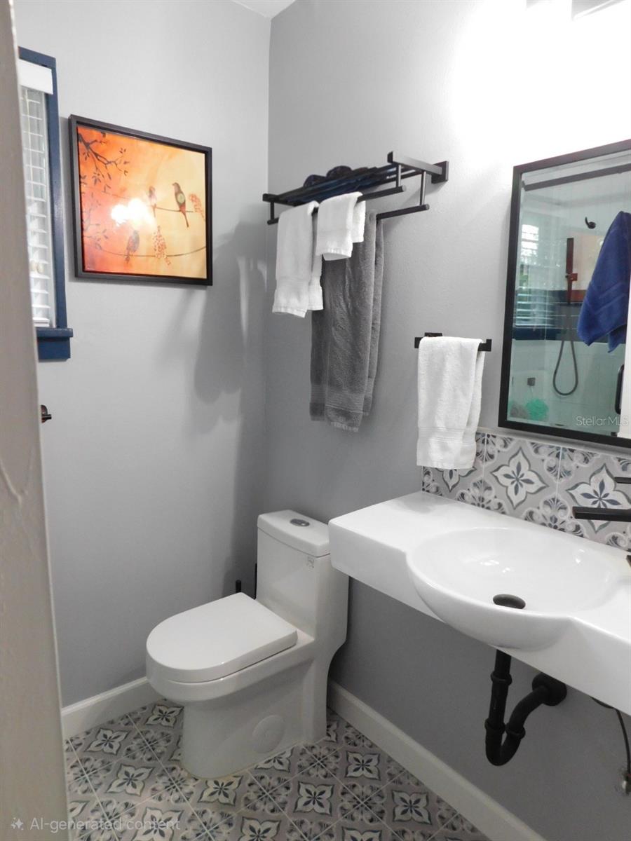 1035 E ROBSON ST, TAMPA, FL, 33604