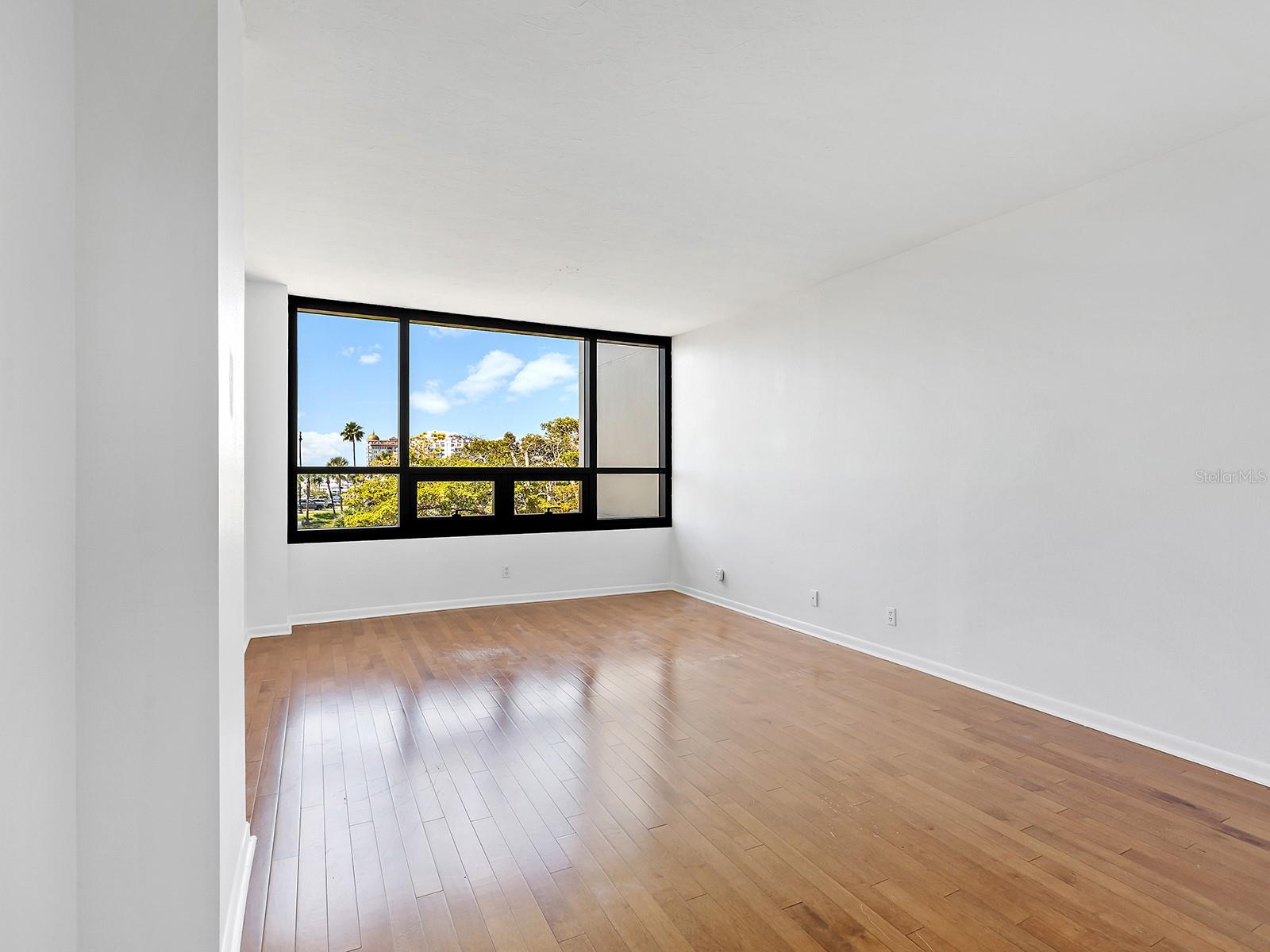 1255 N GULFSTREAM AVE #205, SARASOTA, FL, 34236