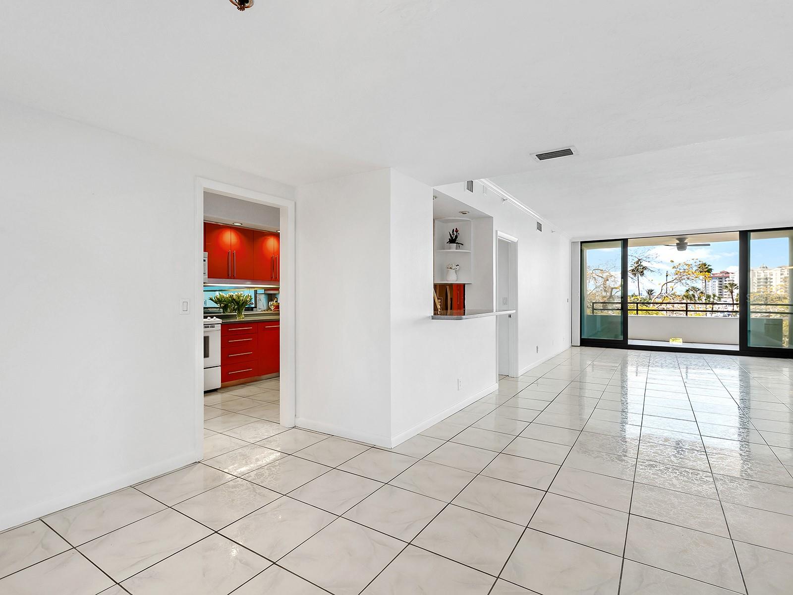 1255 N GULFSTREAM AVE #205, SARASOTA, FL, 34236