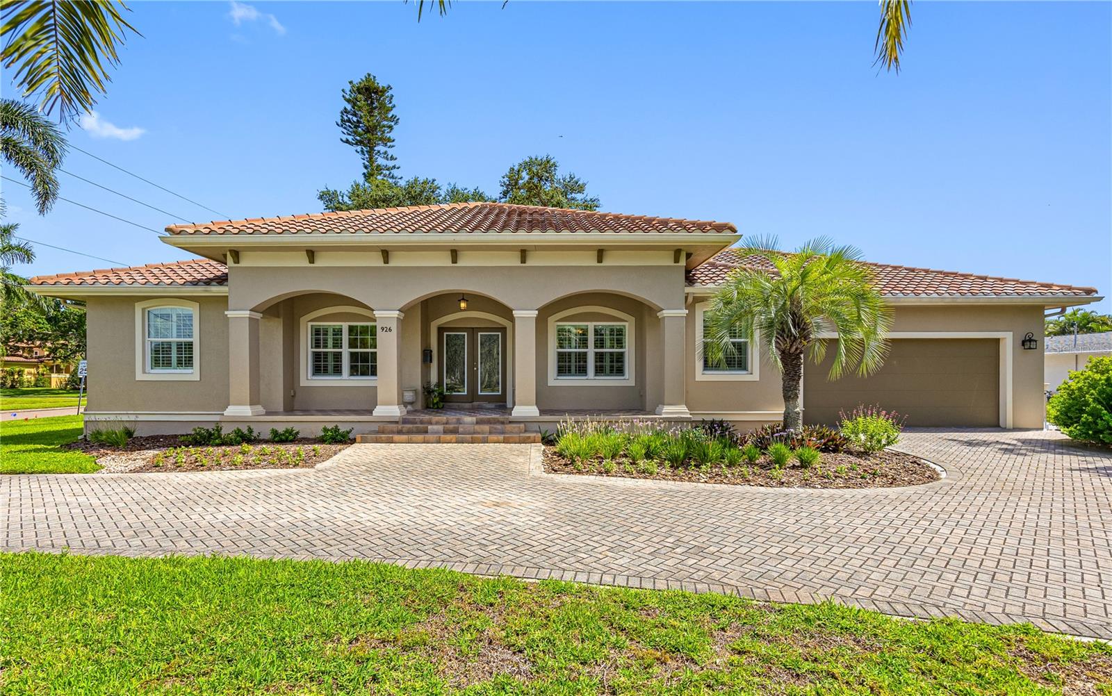926 CORDOVA BLVD NE, ST PETERSBURG, FL, 33704