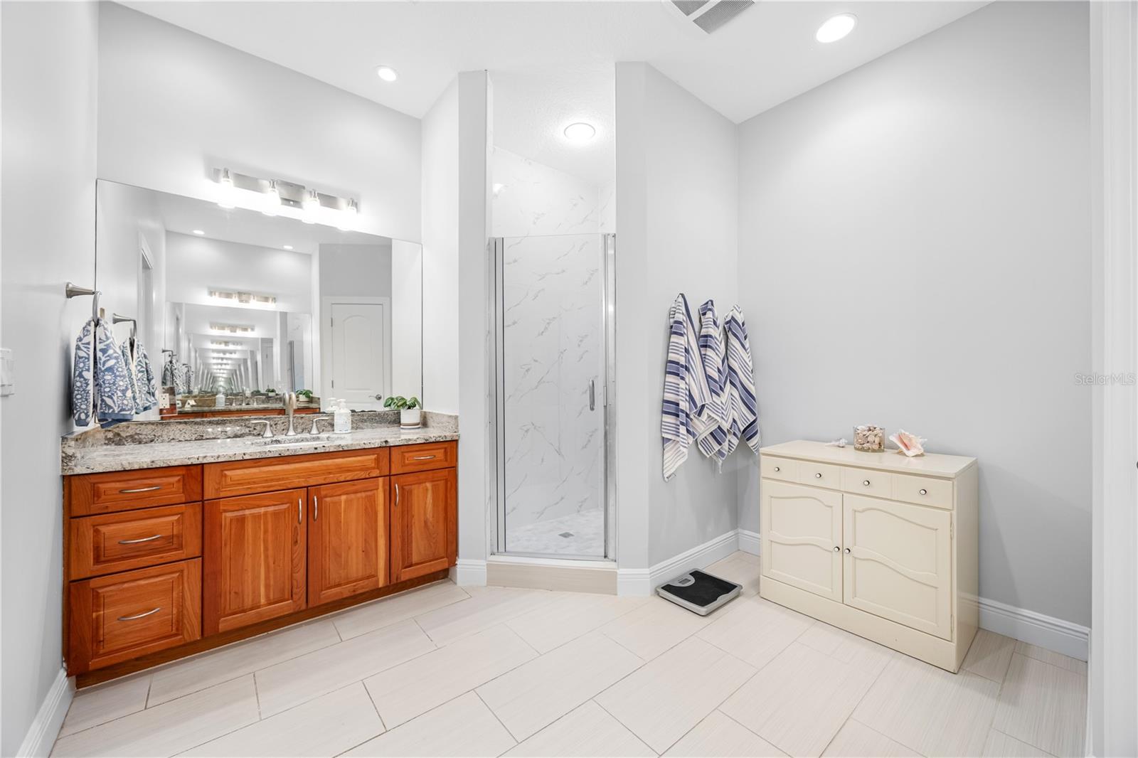 926 CORDOVA BLVD NE, ST PETERSBURG, FL, 33704