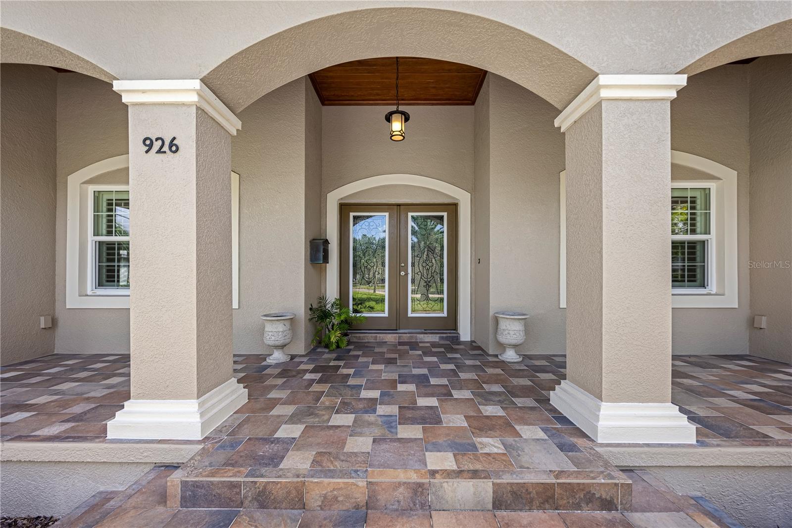 926 CORDOVA BLVD NE, ST PETERSBURG, FL, 33704