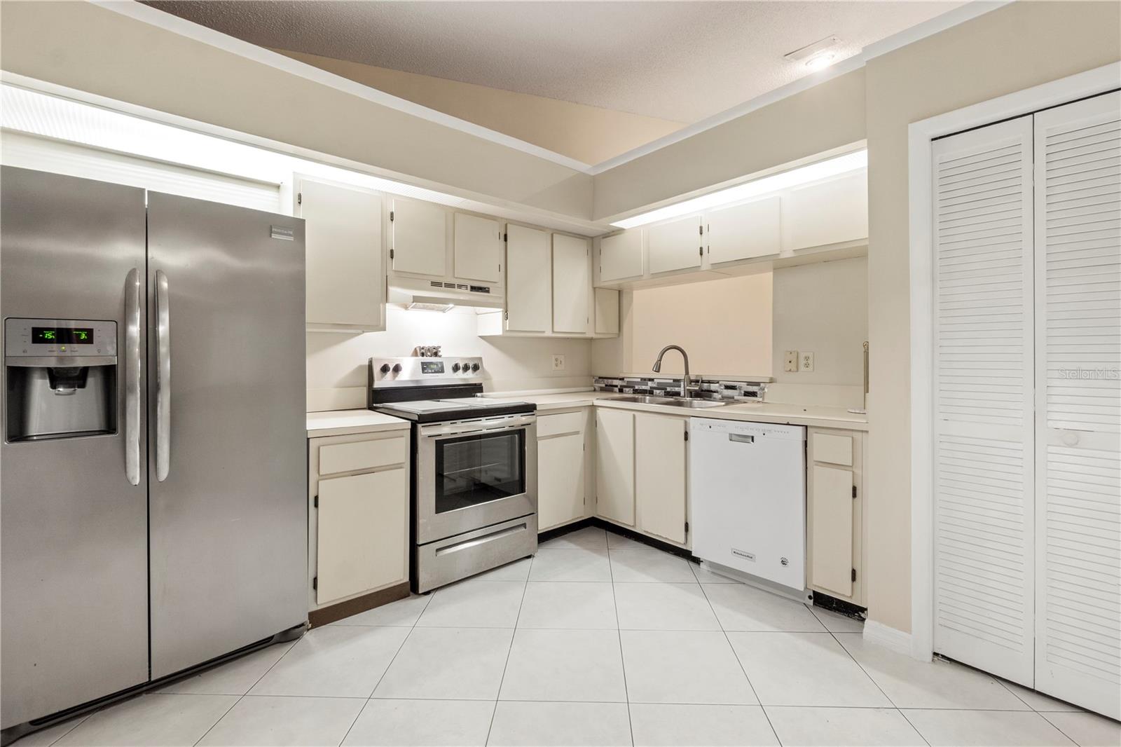 623 RED OAK CIR #121, ALTAMONTE SPRINGS, FL, 32701