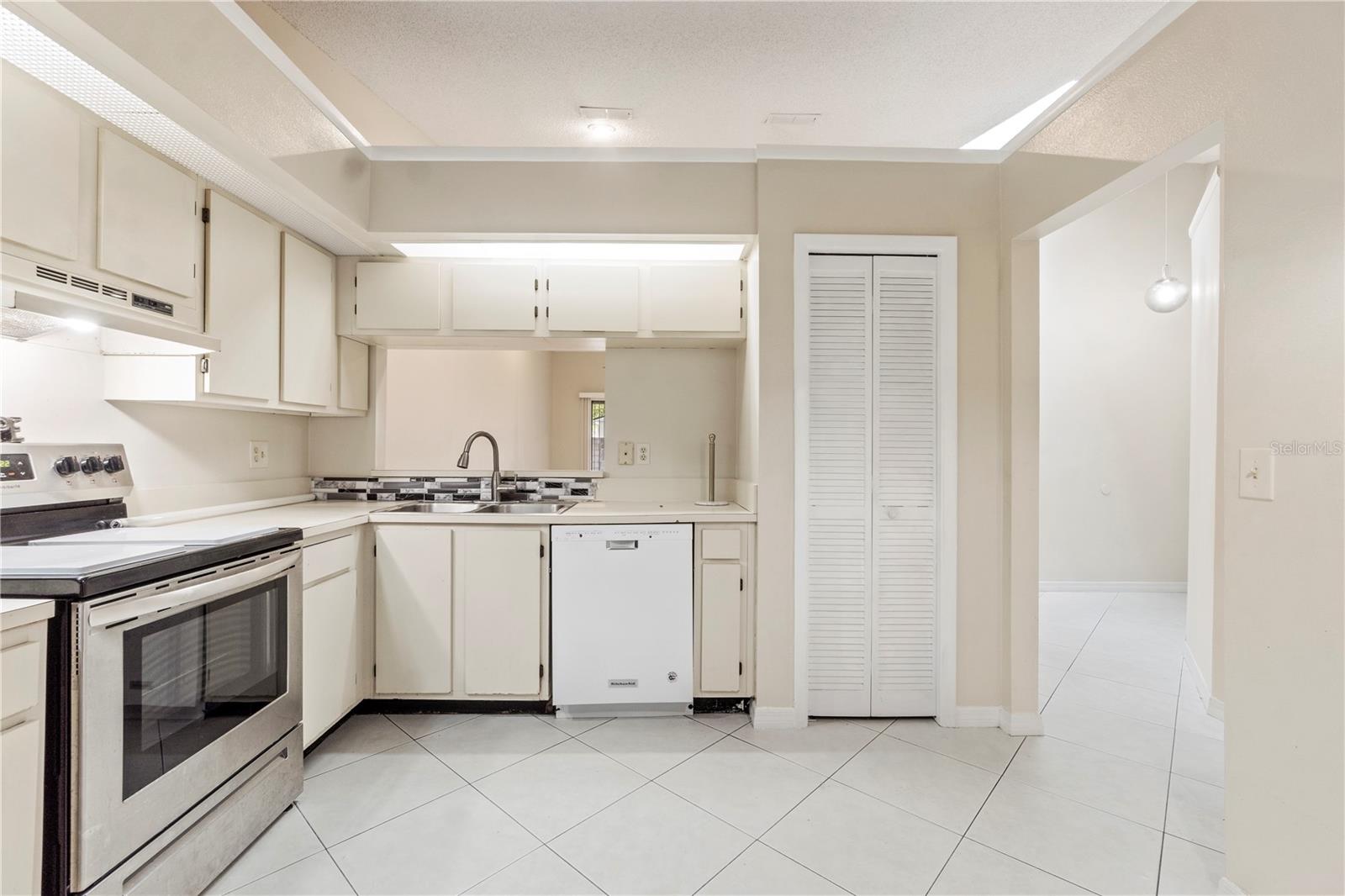 623 RED OAK CIR #121, ALTAMONTE SPRINGS, FL, 32701