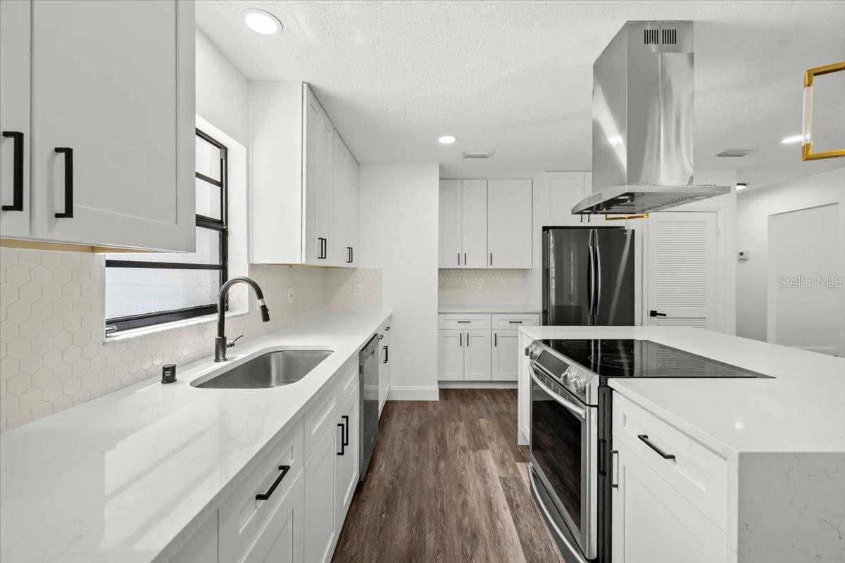 11218 CREEKVIEW DR, RIVERVIEW, FL, 33569