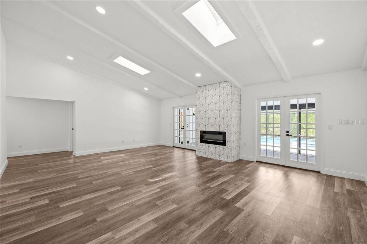 11218 CREEKVIEW DR, RIVERVIEW, FL, 33569