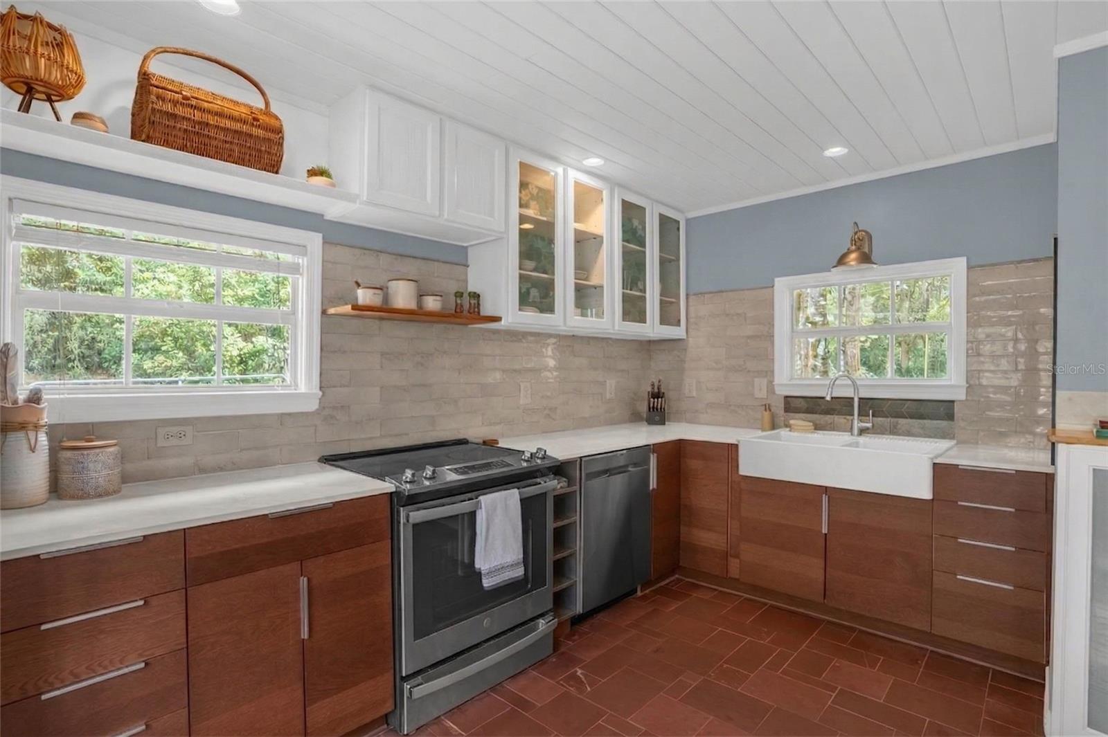331 OLD EUSTIS RD, MOUNT DORA, FL, 32757