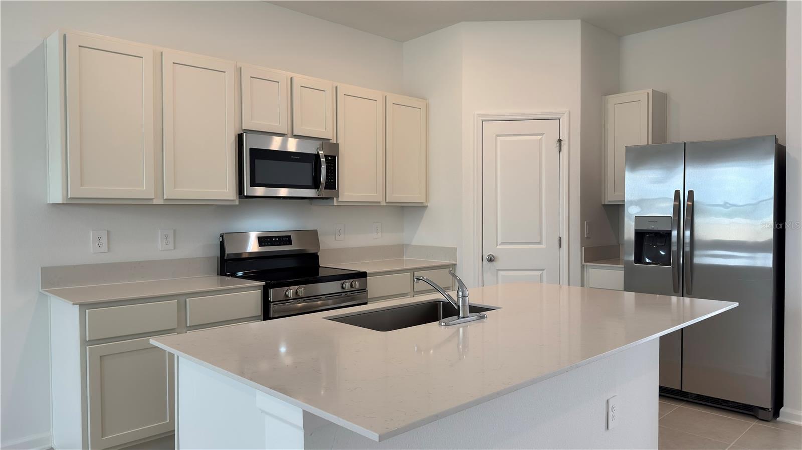 325 SOL VISTA DR, DUNDEE, FL, 33838