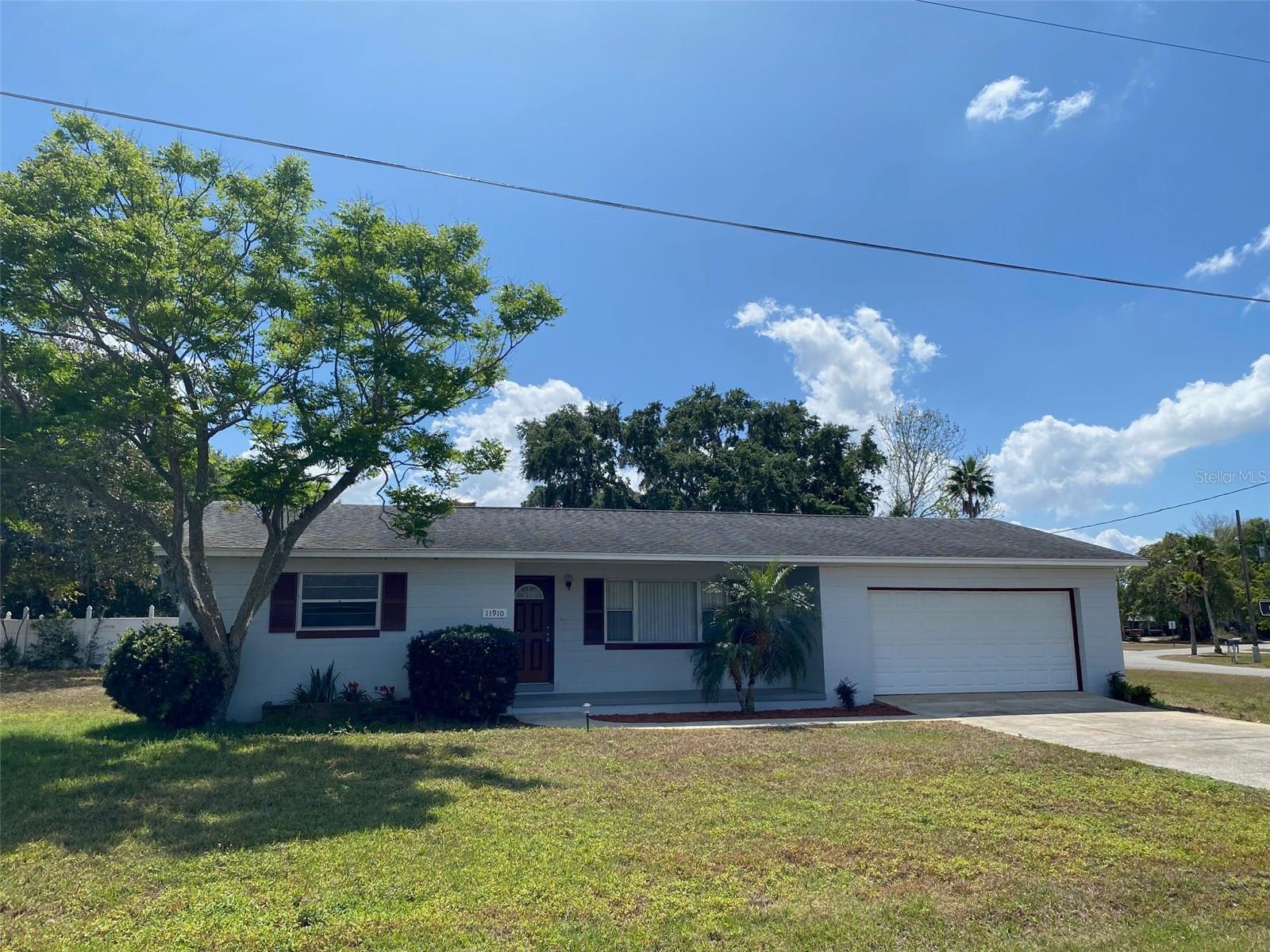 11910 SUNSET DR, TAVARES, FL, 32778