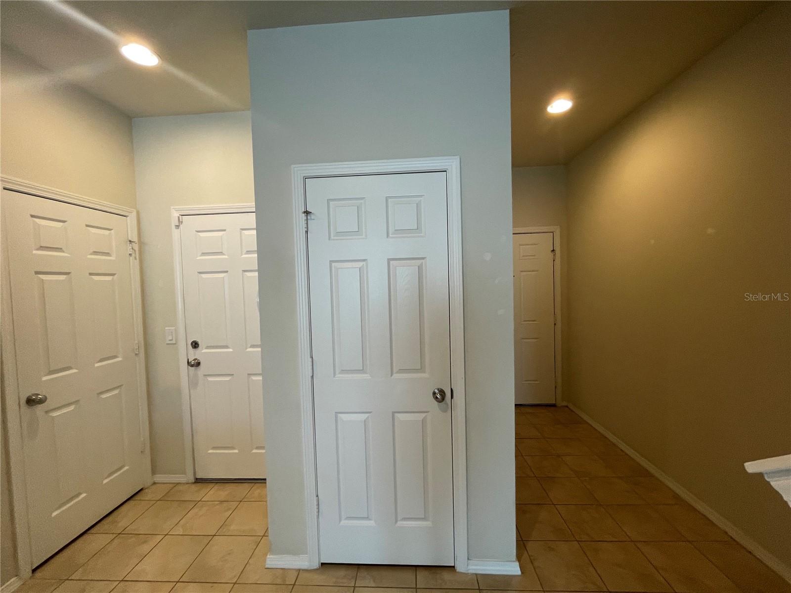 4912 WHITE SANDERLING CT, TAMPA, FL, 33619
