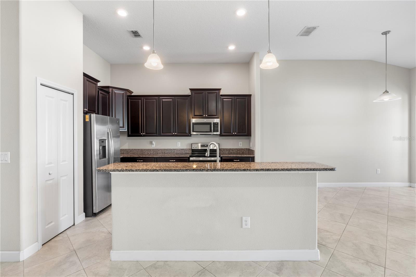 9864 SMARTY JONES DR, RUSKIN, FL, 33573
