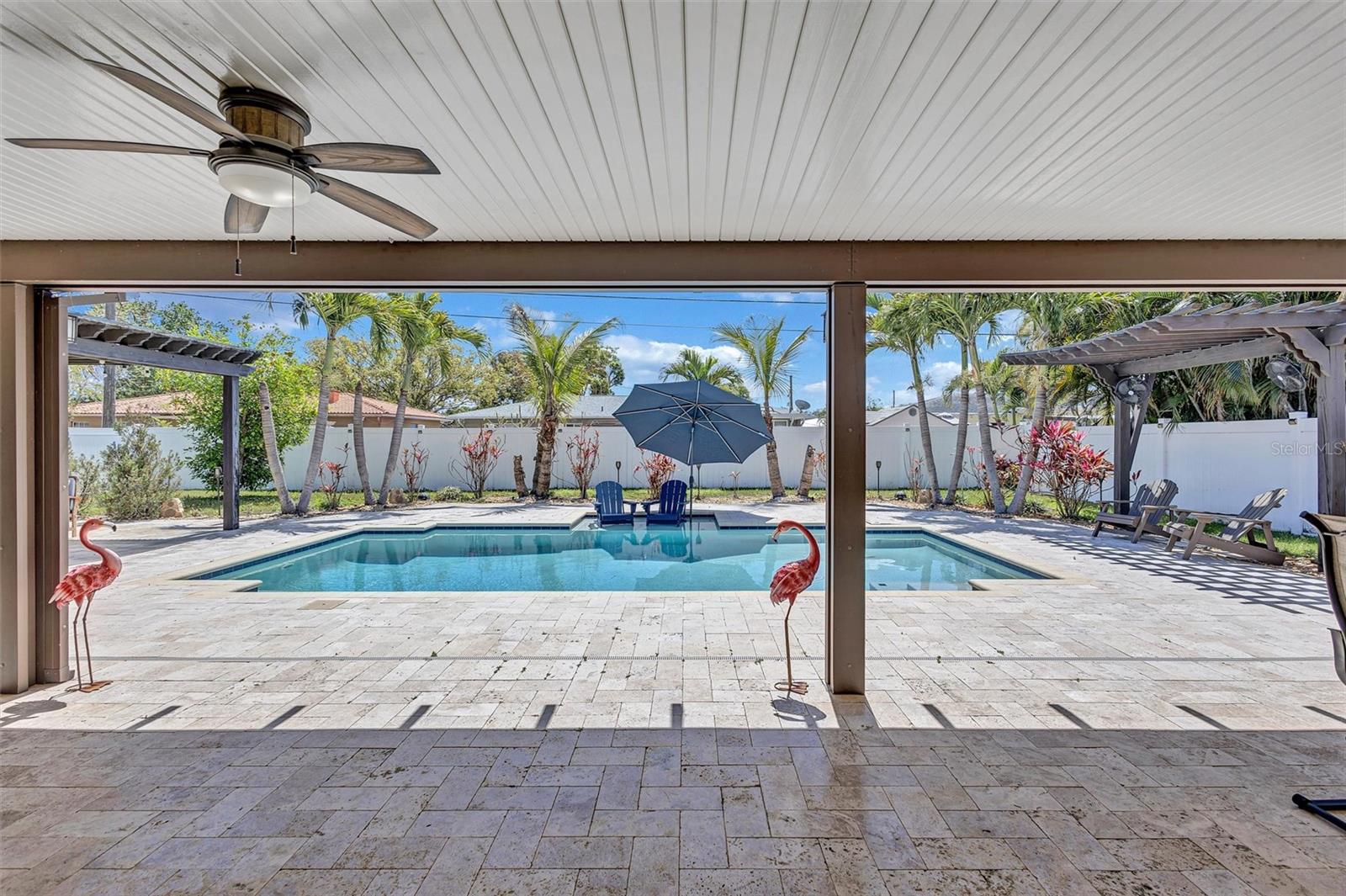 Incredible Salt Pool and lanai