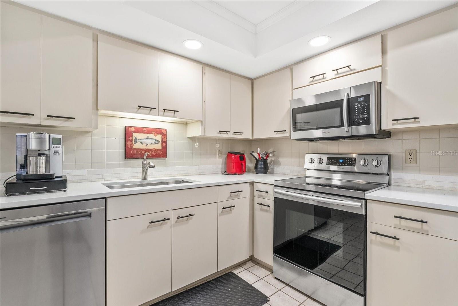3862 WILSHIRE CIR W #107, SARASOTA, FL, 34238