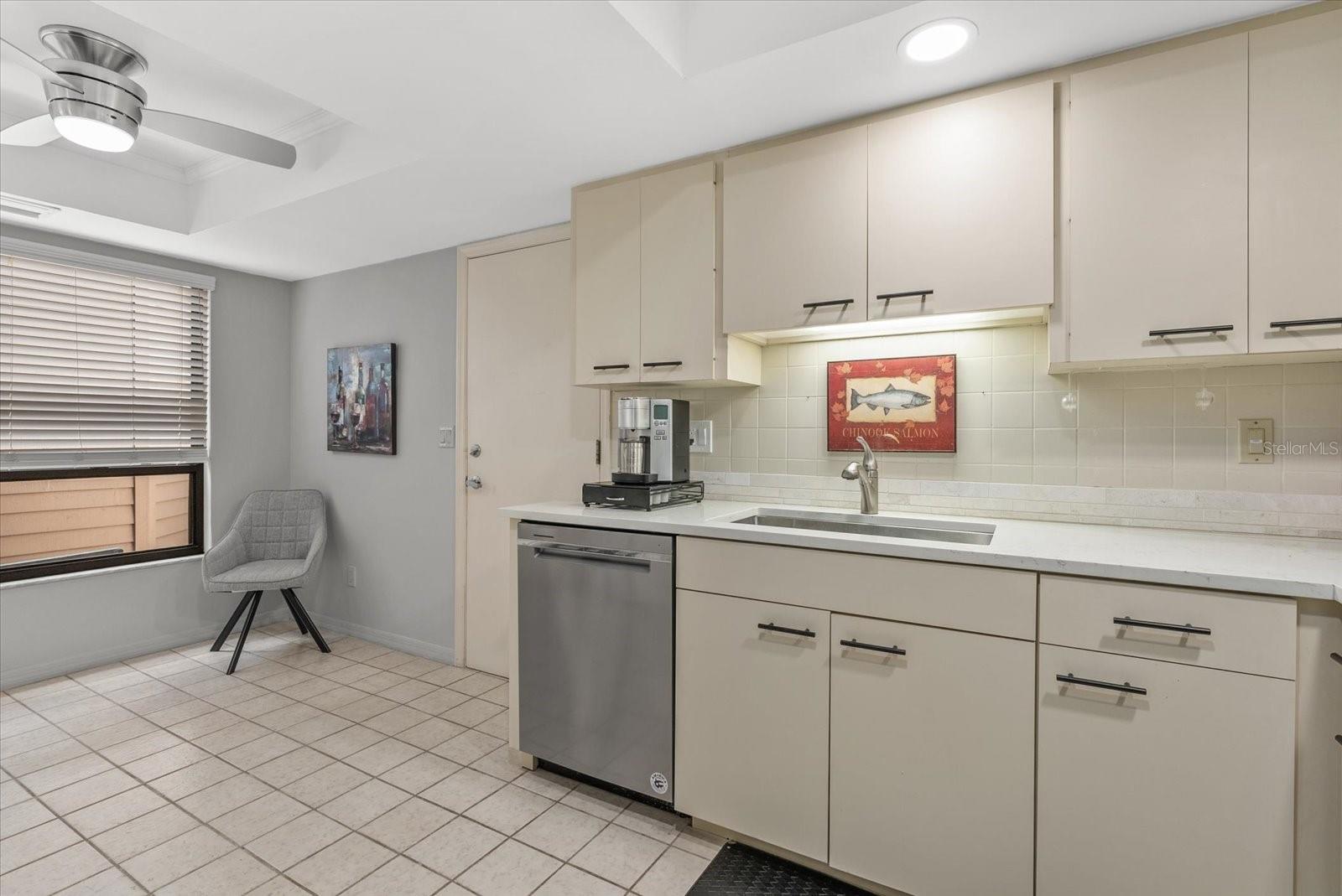 3862 WILSHIRE CIR W #107, SARASOTA, FL, 34238
